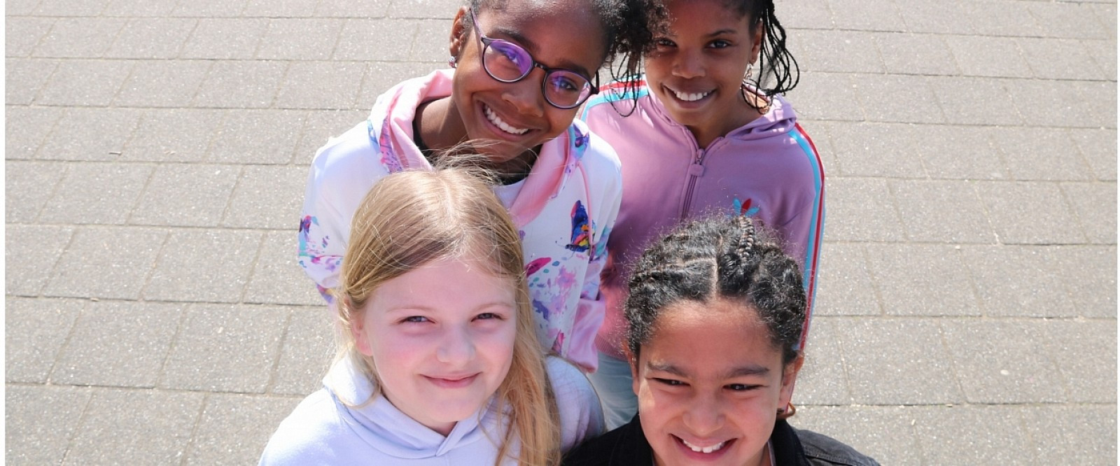 <h1>Schoolmagazine 2022-2023</h1> Onze leerkrachten vertellen over onze school en onze leerlingen delen hun ervaringen! <br>    <br> <a href=